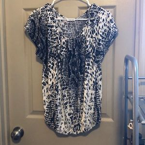 New York and Co stretchy shirt